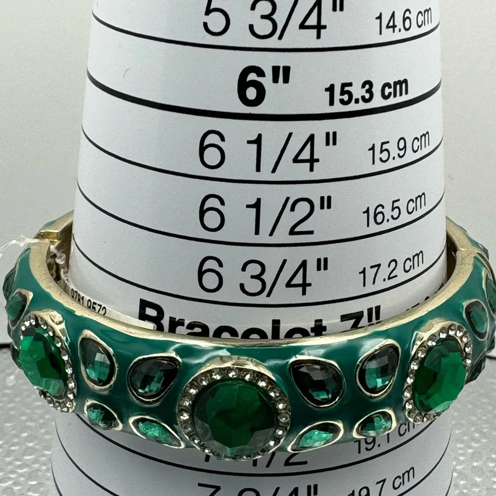 $58 Retail Gorgeous Sequin 💚Green 💚Rhinestone Bangle NWOT